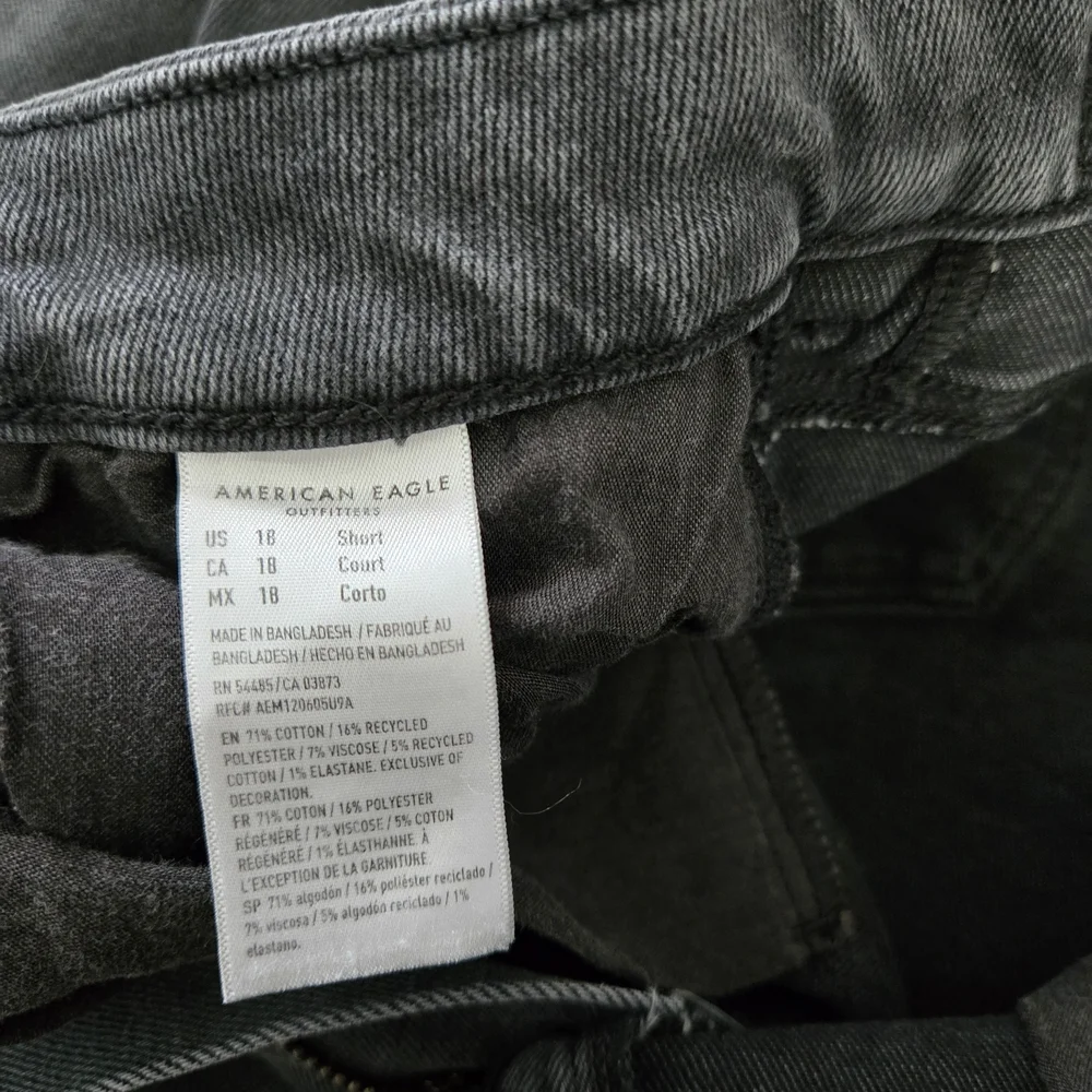 American Eagle Outfitters Woman's Charcoal Straight Fit Jeans Size 18 Short - Picture 6 of 6